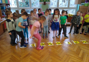 Pokonujemy "stopki", aby dotrzeć do kluczyka.