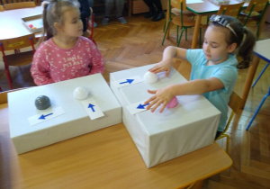 Zadanie z większymi piłeczkami - potrafimy się skoncentrować:-)