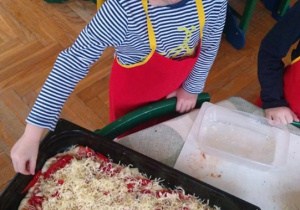 pieczemy pizzę