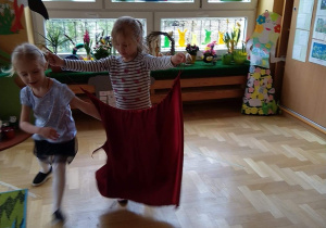 Dzieci naśladują corridę