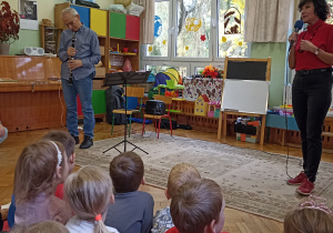 pan gra na instrumencie