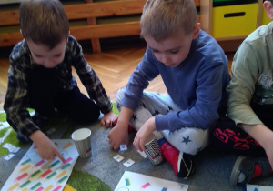 Liczymy, przeliczamy, dobieramy cyferki,ćwiczymy spostrzegawczość