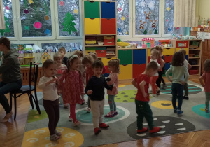 Dzieci na rytmice