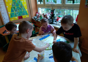 Dzieci zamieniają sie we francuskich malarzy