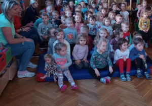 Dzieci podczas audycji muzycznej