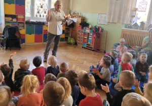 Dzieci poznają instrumenty