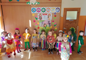 Dzieci przed balem