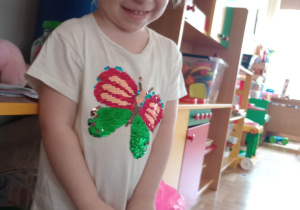Trening dla naszych dłoni - darcie bibuły