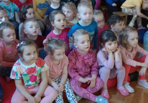 Poznajemy fagot podczas audycji muzycznej w przedszkolu