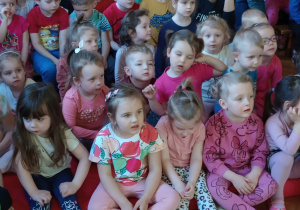 Poznajemy fagot podczas audycji muzycznej w przedszkolu
