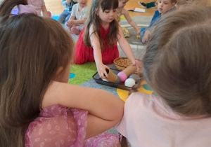 Ćwiczymy koncentrację uwagi i zręczność naszych rąk