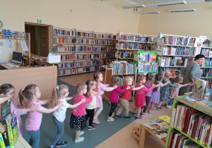 W bibliotece