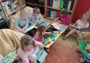 W bibliotece