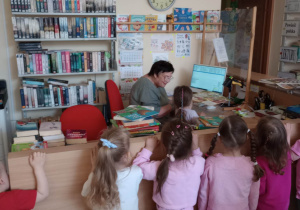 W bibliotece