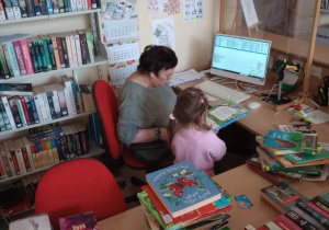 W bibliotece