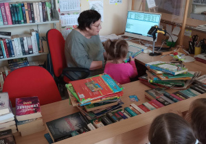W bibliotece