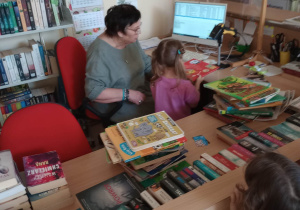 W bibliotece
