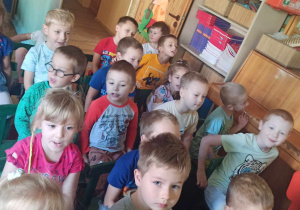 dzieci śpiewają