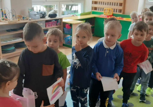 Dzieci składają życzenia