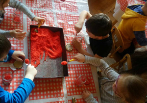 Ryżowe inspiracje w bieli i czerwieni