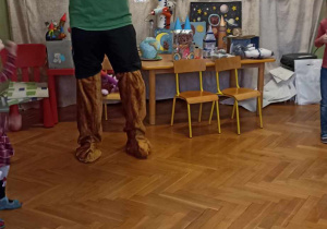 pan przebrany za misia