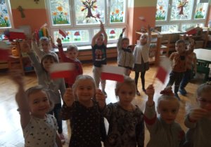 Śpiewamy piosenki o Polsce.