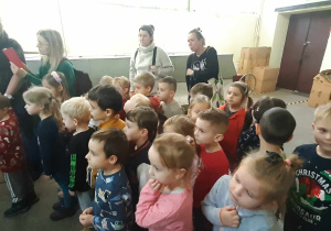 udział w warsztatach, zwiedzanie fabryki bombek