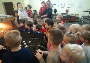 udział w warsztatach, zwiedzanie fabryki bombek