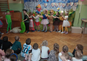Przedstawienie w wykonaniu zerówki