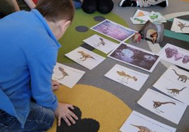 Dzieci poznają dinozaury