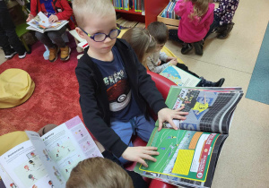 Dzieci w bibliotece