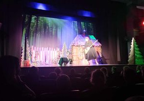 Dzieci w teatrze