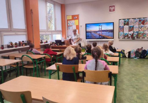 Przedstawienie teatralne w SP 193