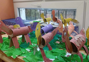 dinozaury z tektury