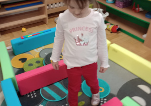 Zabawy z naszym "prezentem" :-)