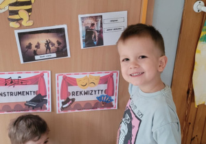 Dzieci poznają teatr