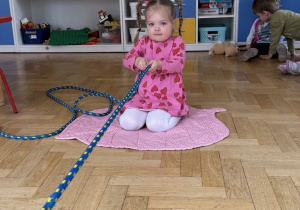 Zabawy do bajki o Calineczce