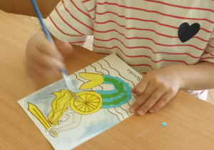 dzieci kolorują syrenkę warszawską