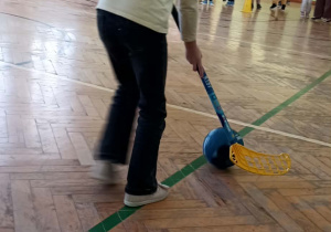 dzieci ćwiczą