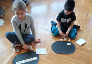 Grupa IV podczas zajęć z edukacji matematycznej
