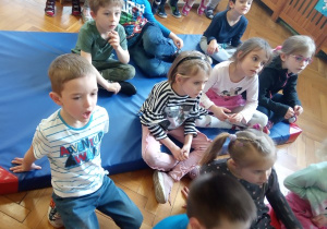 Oglądamy przedstawienie teatralne