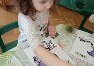 Wykonujemy pracę plastyczną.