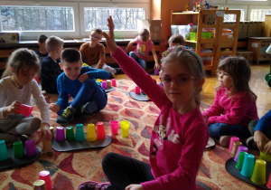 Kodowanie zdań przy użyciu kubeczków