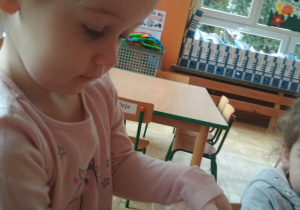 tak się bawi Zuzia