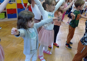 Taneczna zabawa z okazji Dnia Przedszkolaka.