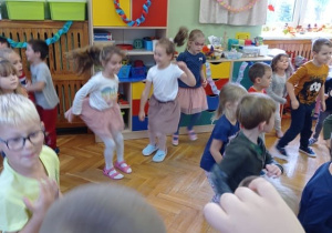 Taneczna zabawa z okazji Dnia Przedszkolaka.