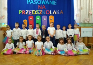 Dzieci z grupy V podczas uroczystości "Pasowanie na Przedszkolaka"
