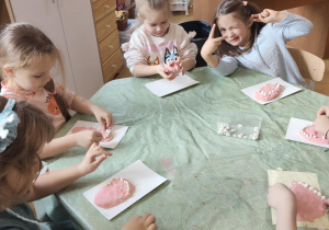 Zajęcia dotyczące dbania o higienę jamy ustnej