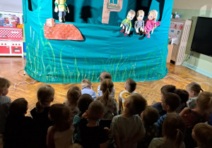 Oglądamy przedstawienie "Piotruś Pan"