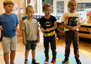 Dzieci świętują urodziny